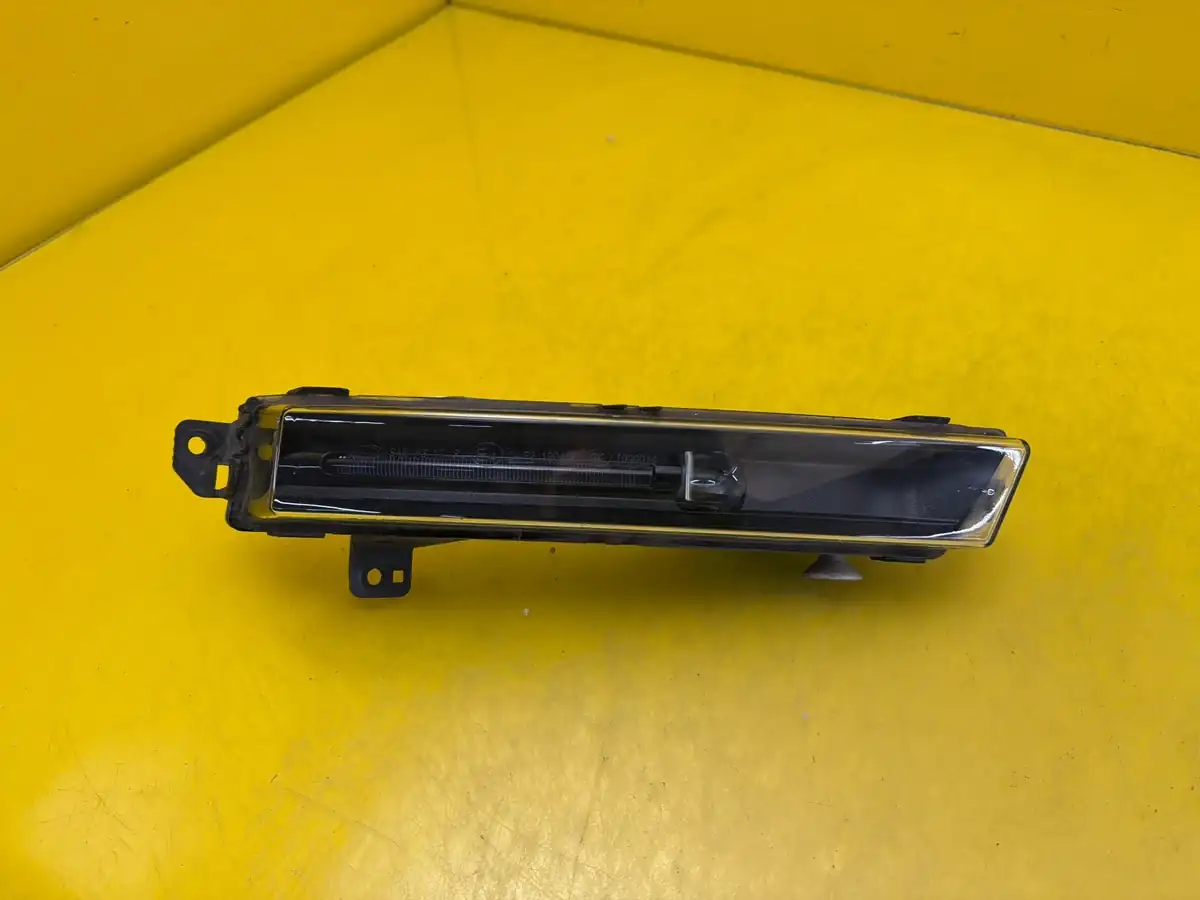Far Land Rover Halogen Prawy Land Range LED