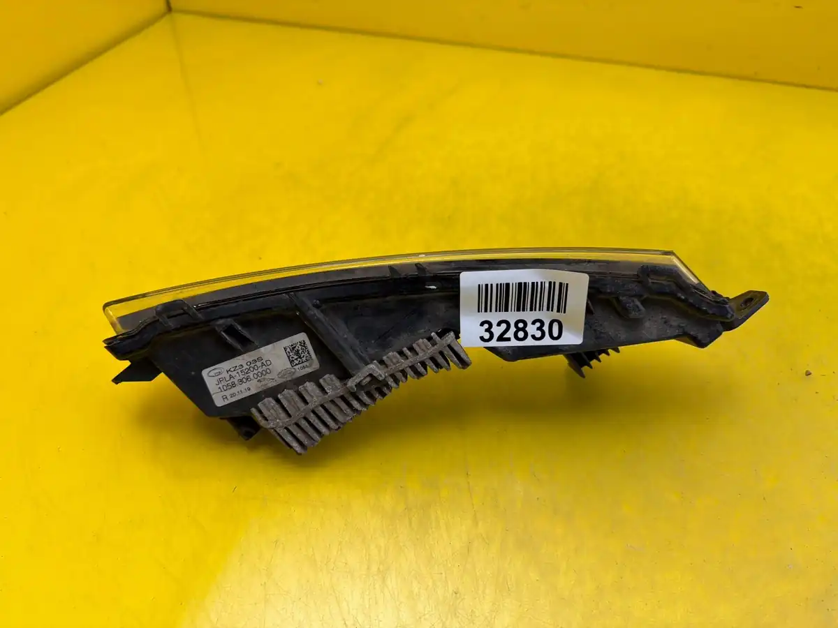 Far Land Rover Halogen Prawy Land Range LED