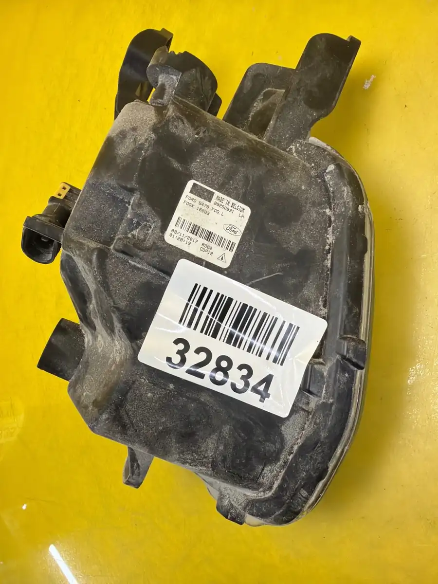Far Ford Fiesta MK8 Zderzaka Halogen