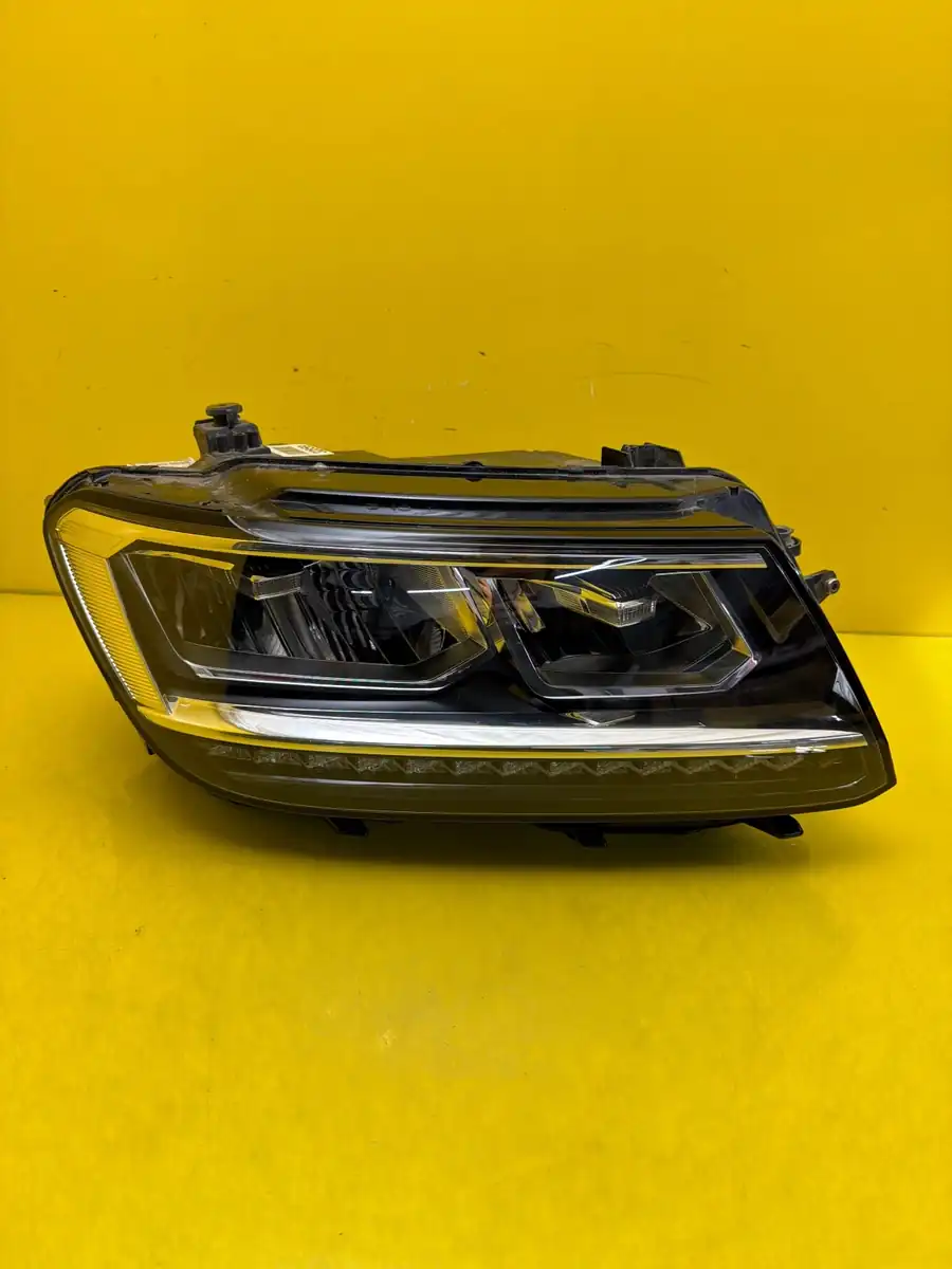 Far Dreapta VW Tiguan 2 II 5NB Full LED