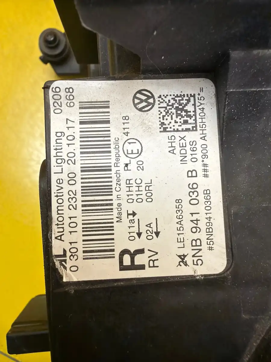 Far Dreapta VW Tiguan 2 II 5NB Full LED