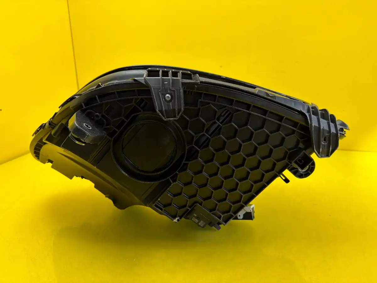 Far Dreapta Mercedes C-Class W206 21- Full LED