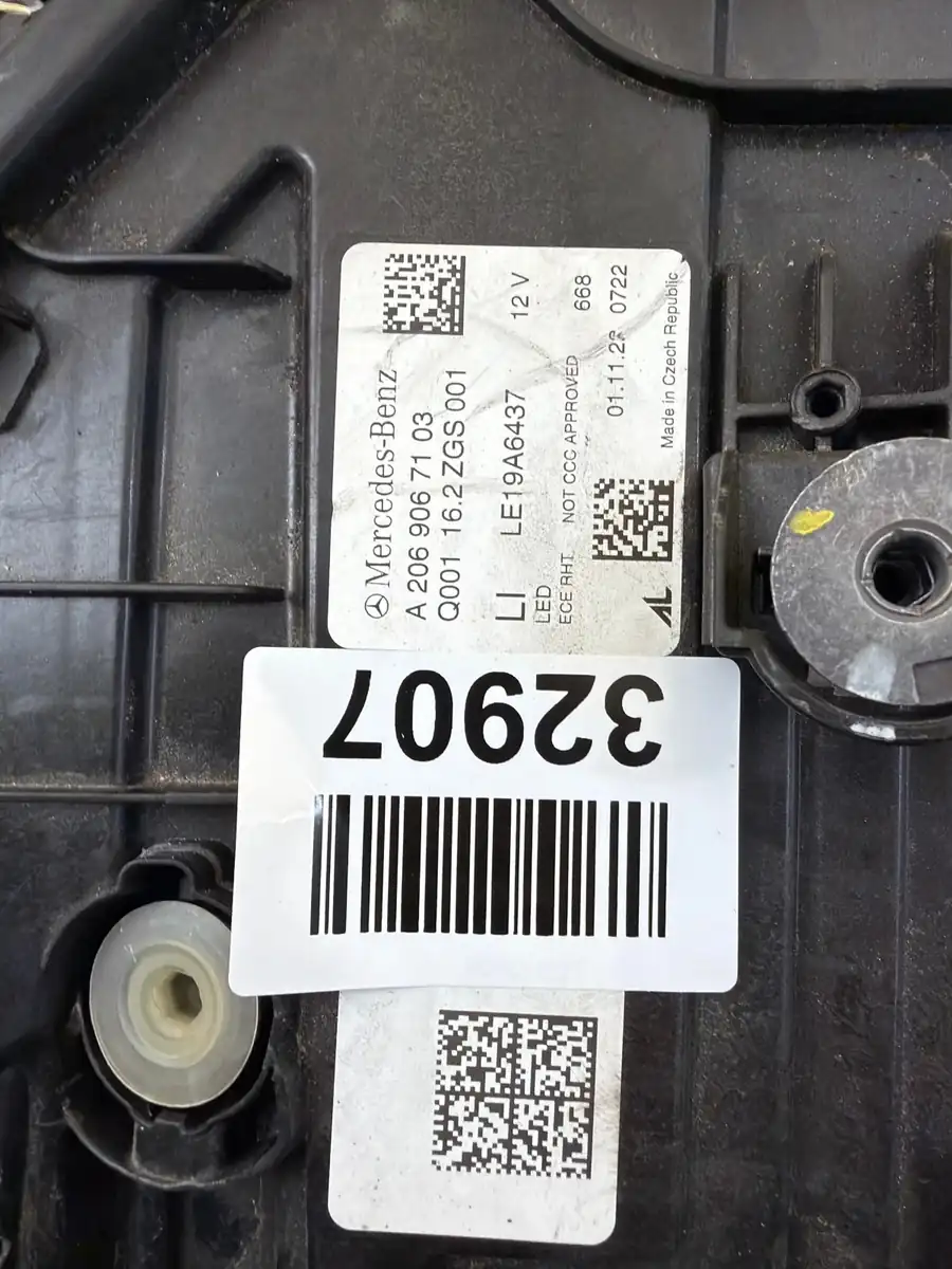 Far Mercedes C-Class W206 Full LED