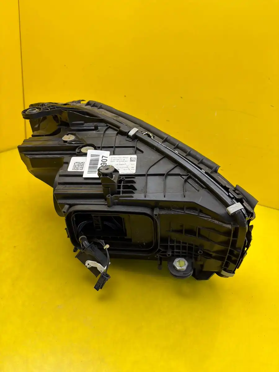 Far Mercedes C-Class W206 Full LED