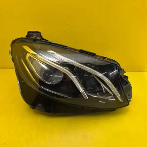 Far Dreapta Mercedes E-Class W213 Halogen