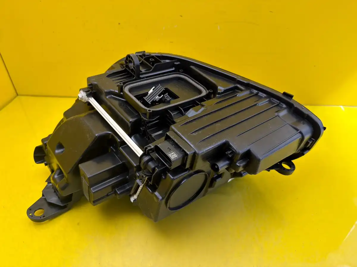 Far Dreapta Mercedes E-Class W213 Halogen