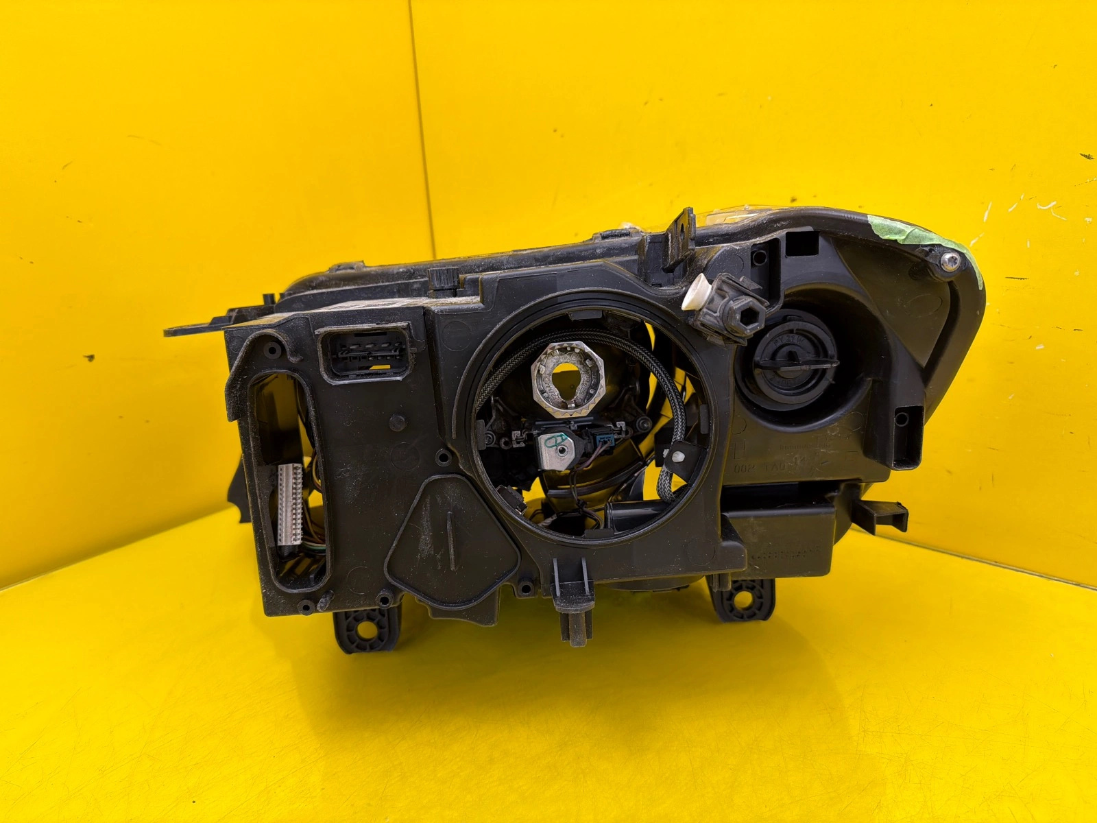 Far dreapta Xenon BMW X3 F25 OEM 32924 - Image 3
