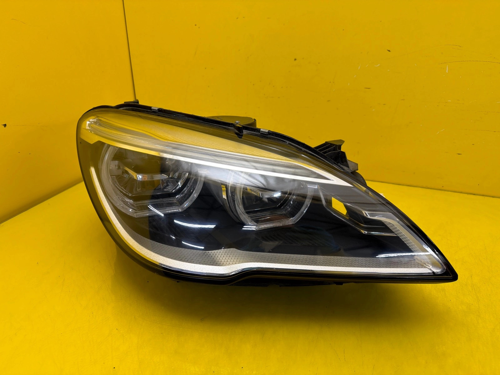 Far Dreapta BMW Seria 6 F12 Facelift Full LED