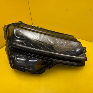 Far Dreapta Skoda Karoq Full LED