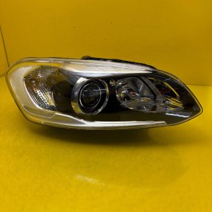 Far dreapta LED Xenon  Facelift OEM 32966