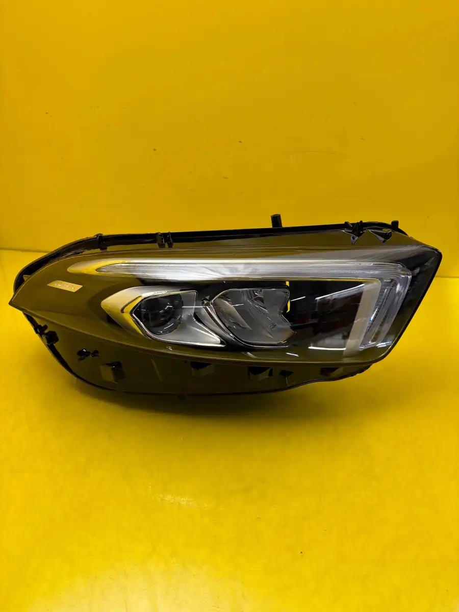 Far Dreapta Mercedes A-Class W177 Full LED