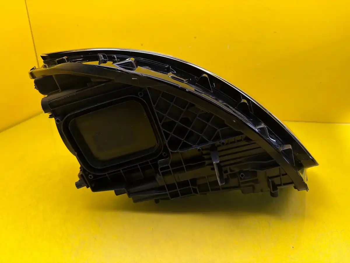Far Dreapta Mercedes A-Class W177 Full LED