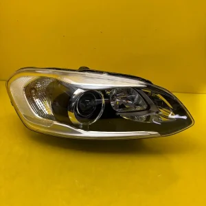 Far Dreapta Volvo XC60 Lift Xenon