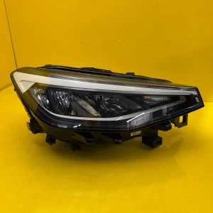 Far Dreapta VW ID4 Full LED