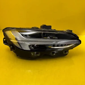 Far Dreapta Volvo S90 V90 16- Mid LED