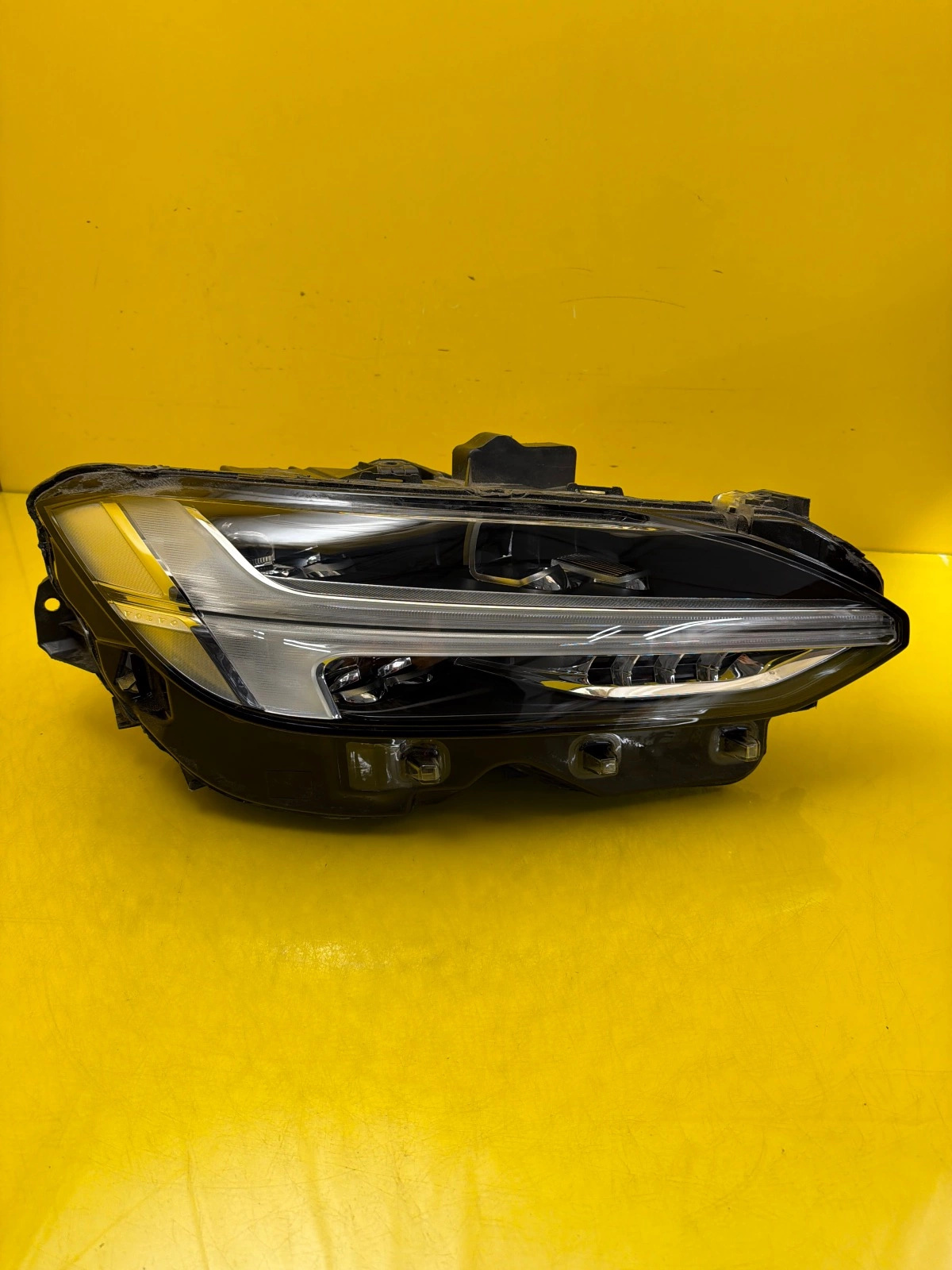 Far Dreapta Volvo S90 V90 16- Mid LED