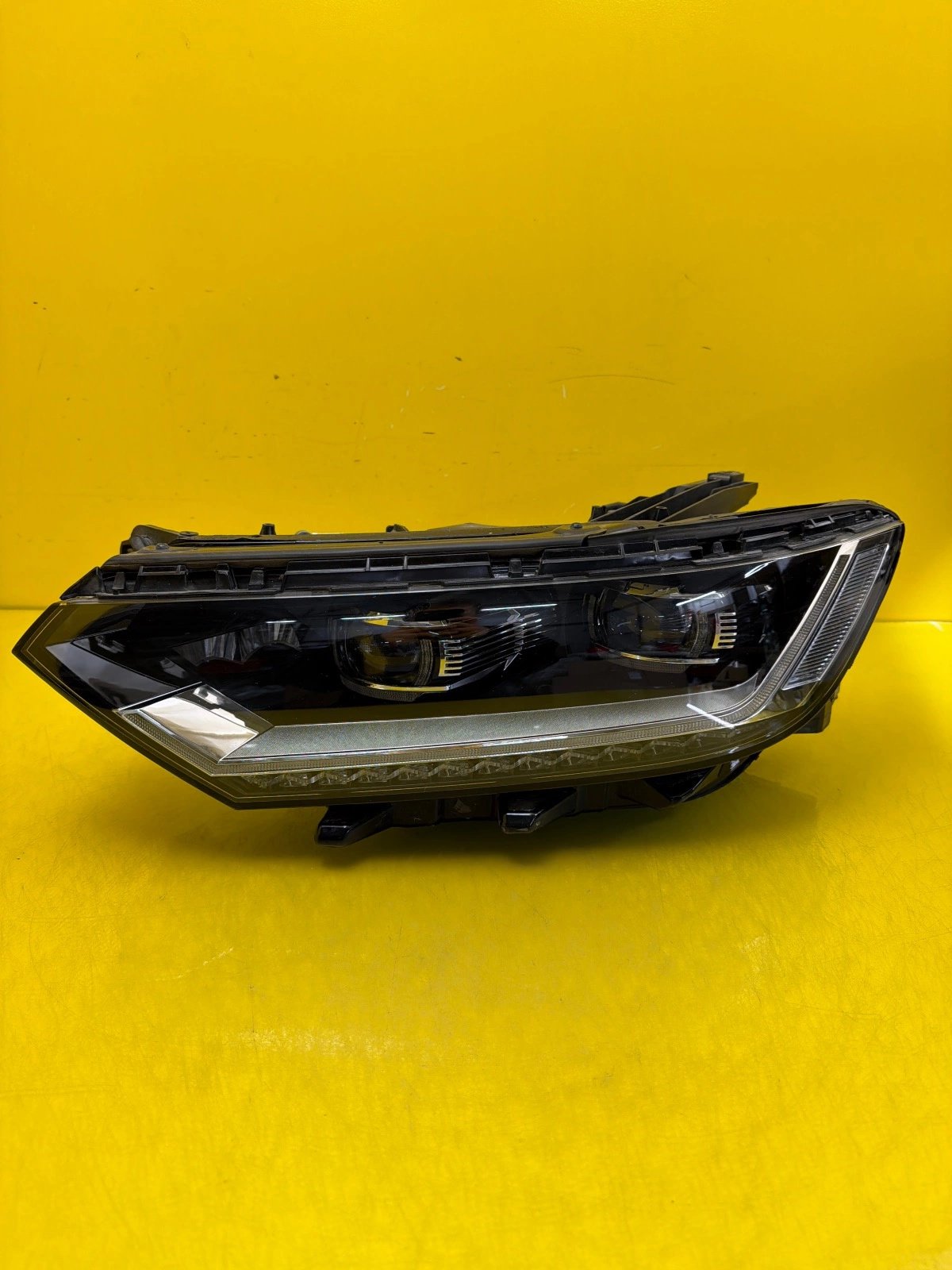 Far stânga Full LED OEM 32976