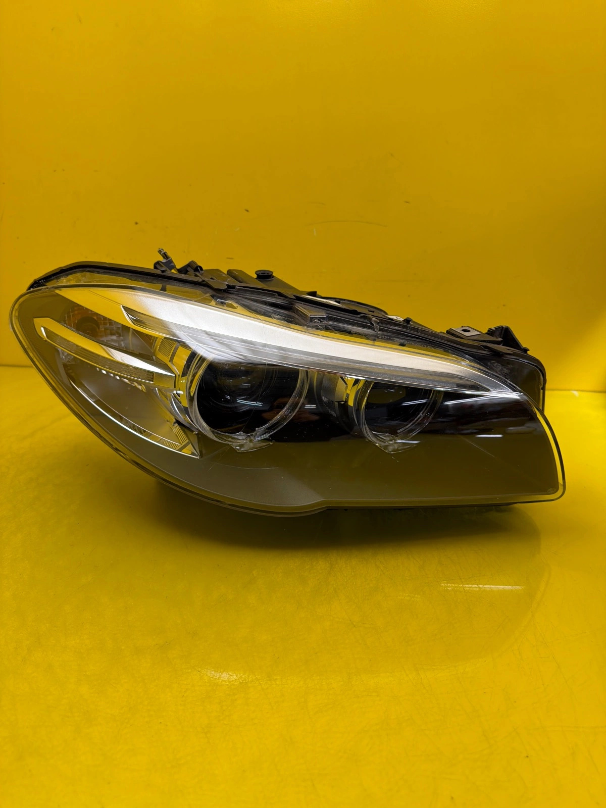 Far dreapta Xenon BMW Seria 5 F10 Facelift OEM 7317132-07