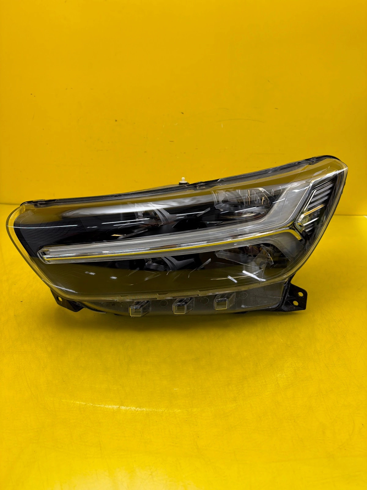 Far Volvo XC40 Mid LED