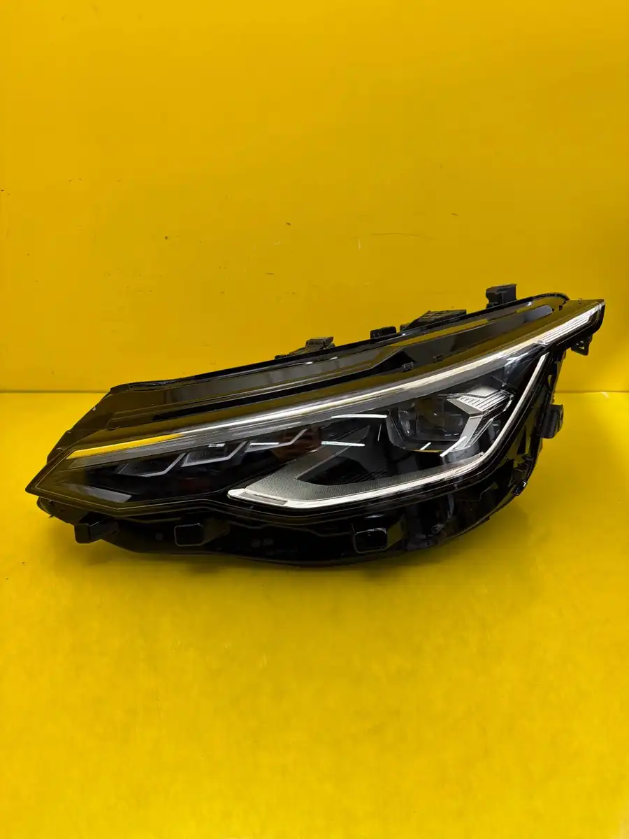 Far Volkswagen Golf VIII 8 Lift Full LED