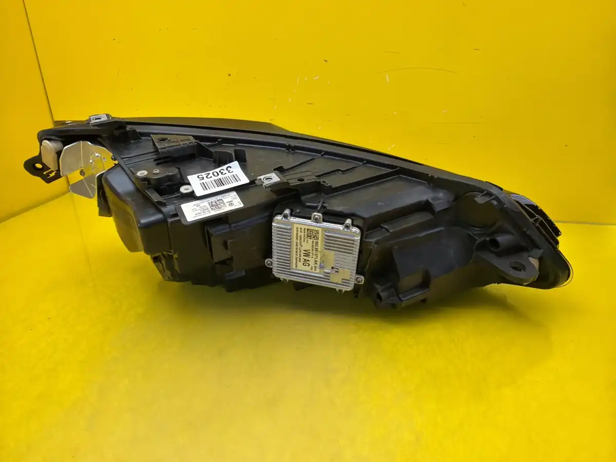 Far Volkswagen Golf VIII 8 Lift Full LED