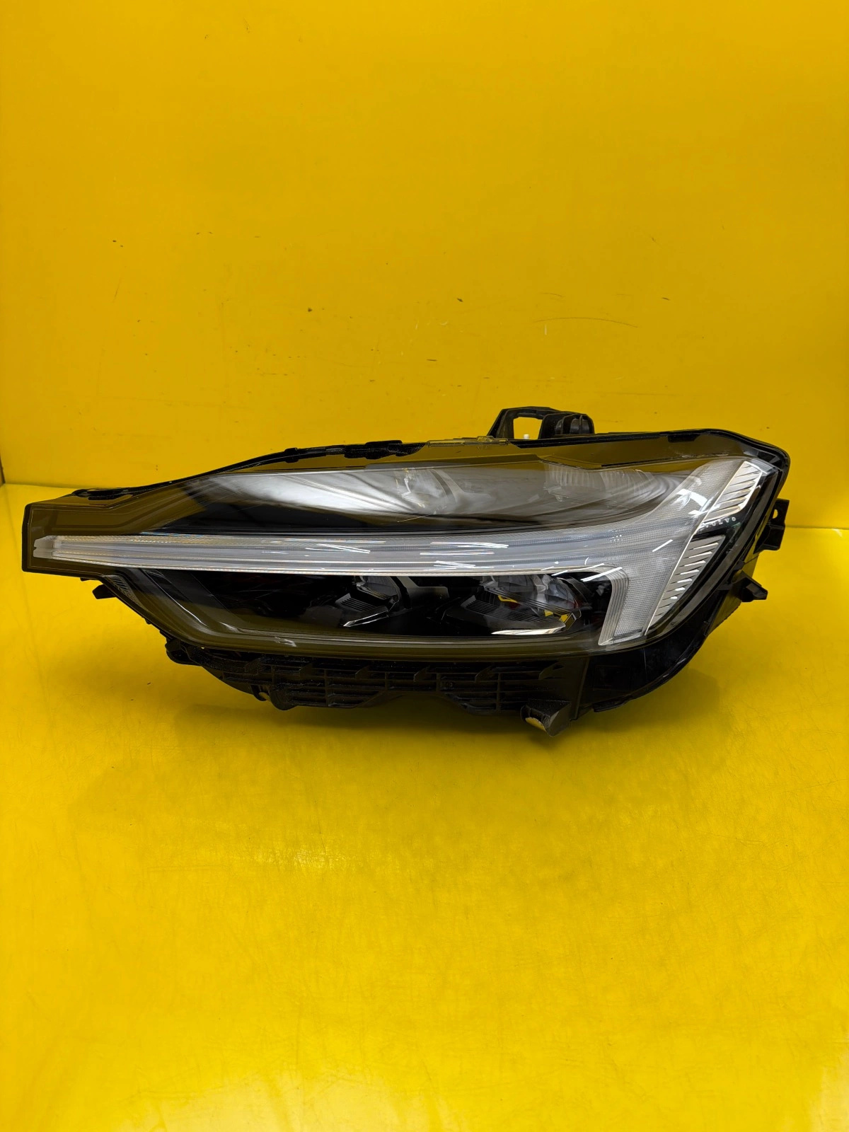 Far Volvo XC60 II Lift Full LED