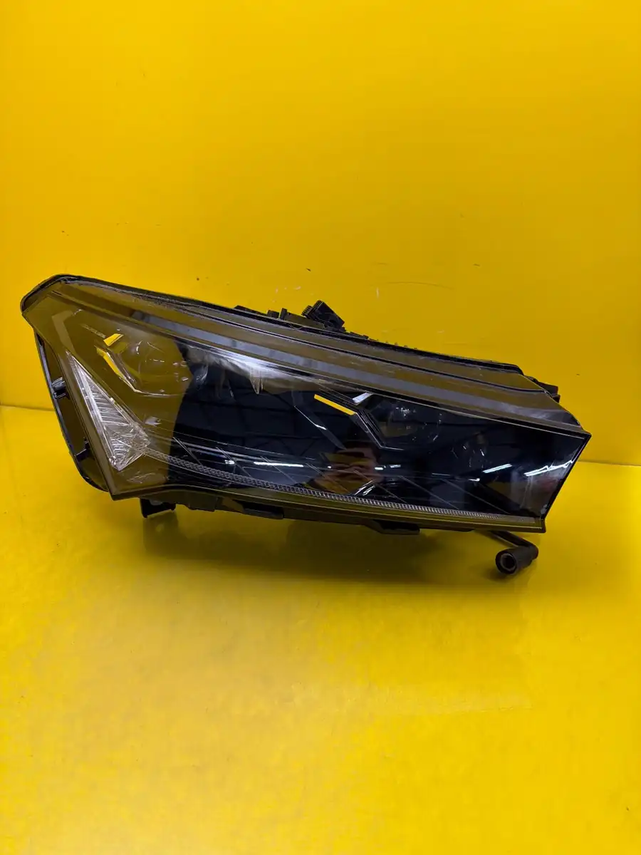 Far Dreapta LED Skoda Enyaq IV