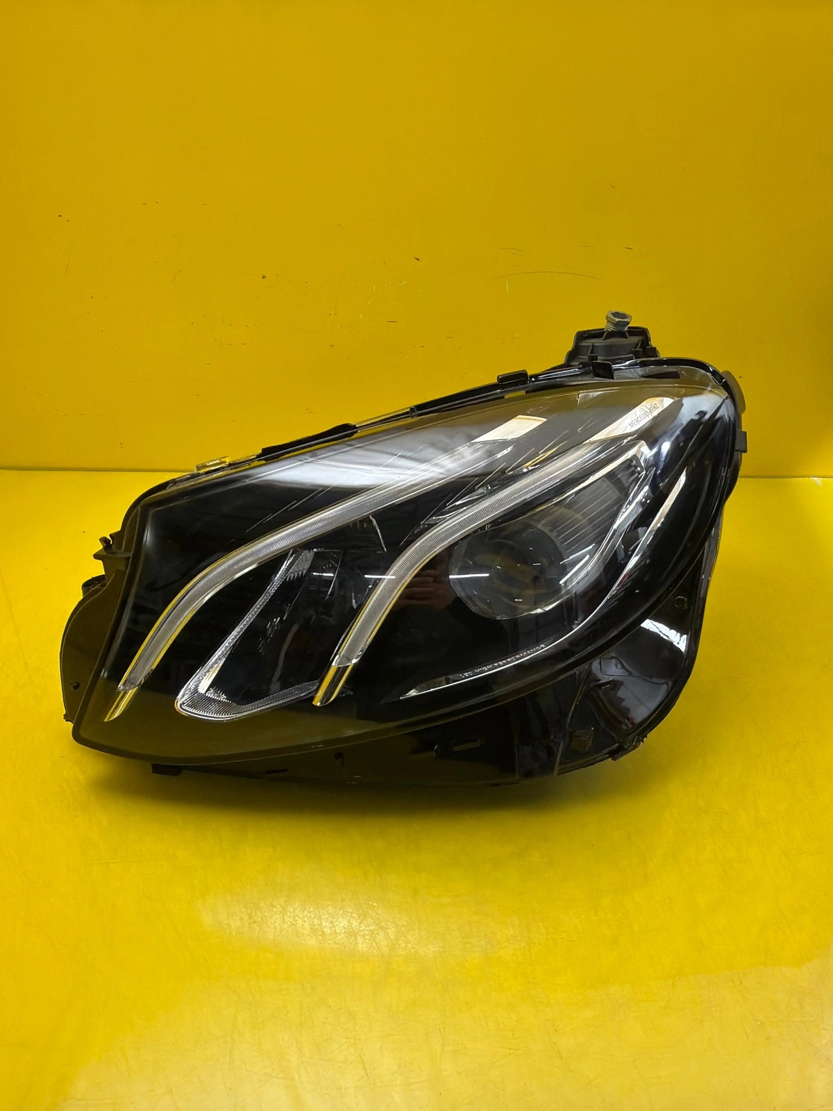 Far stânga LED OEM 33046