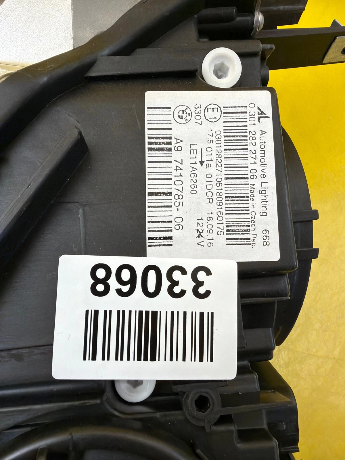 Far dreapta Bi-Xenon BMW Seria 4 IV F32 OEM 7410785-06 - Image 2
