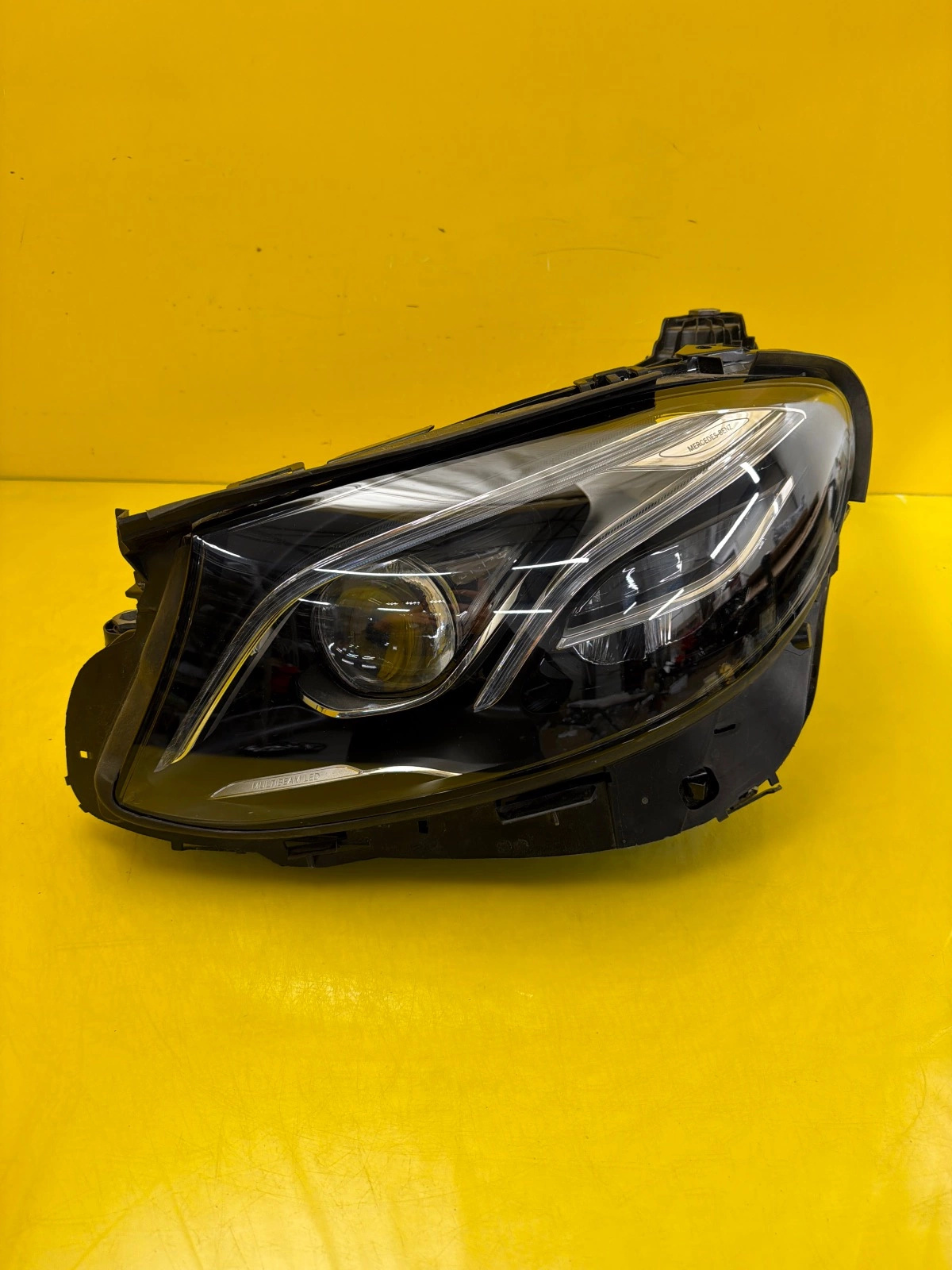 Far stânga LED OEM 33089
