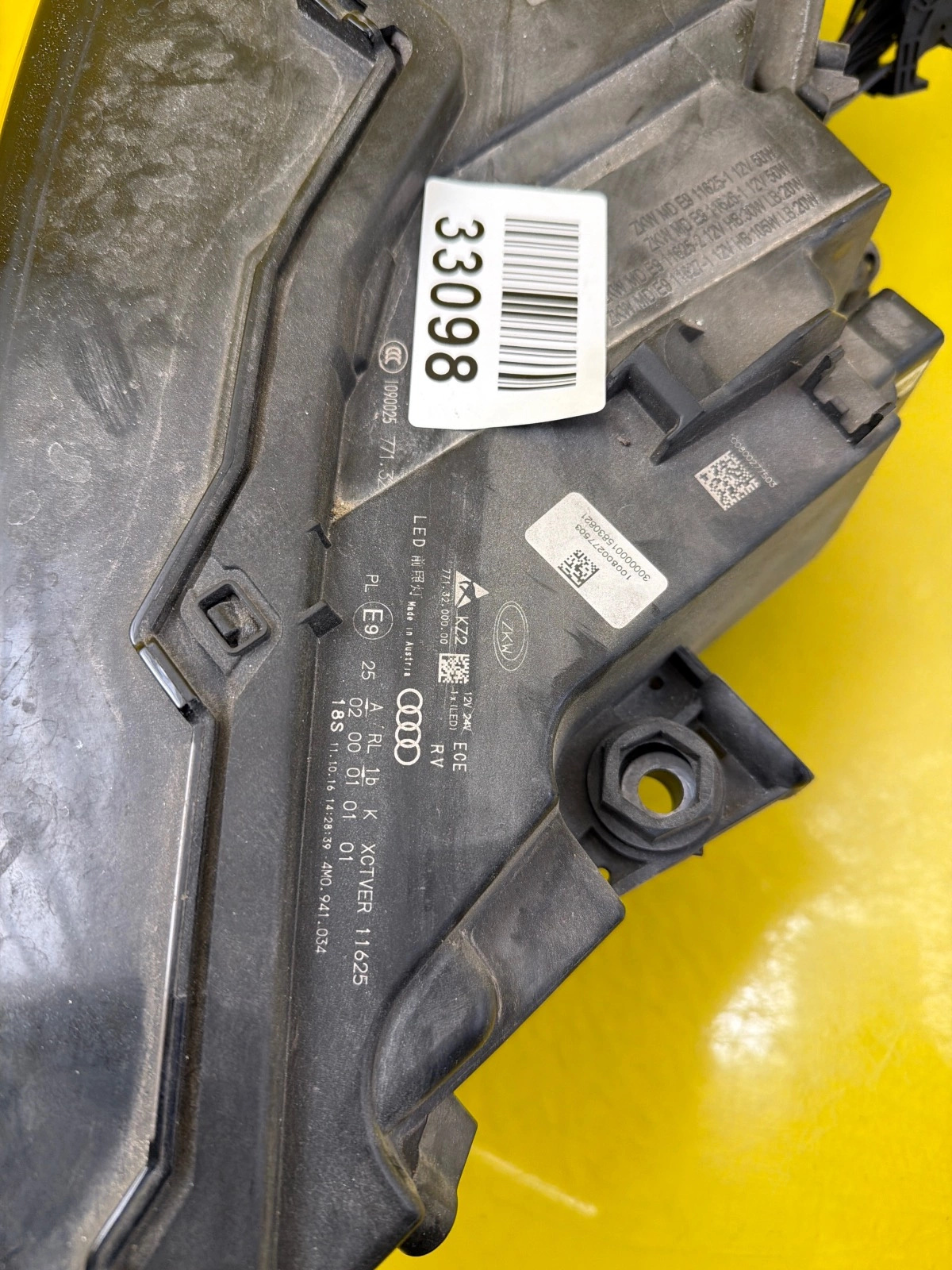 Far dreapta Full LED OEM 33098 - Image 2
