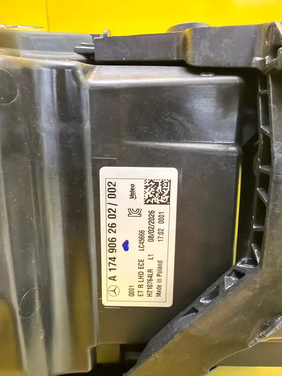 Far Dreapta Mercedes CLA III W174 LED