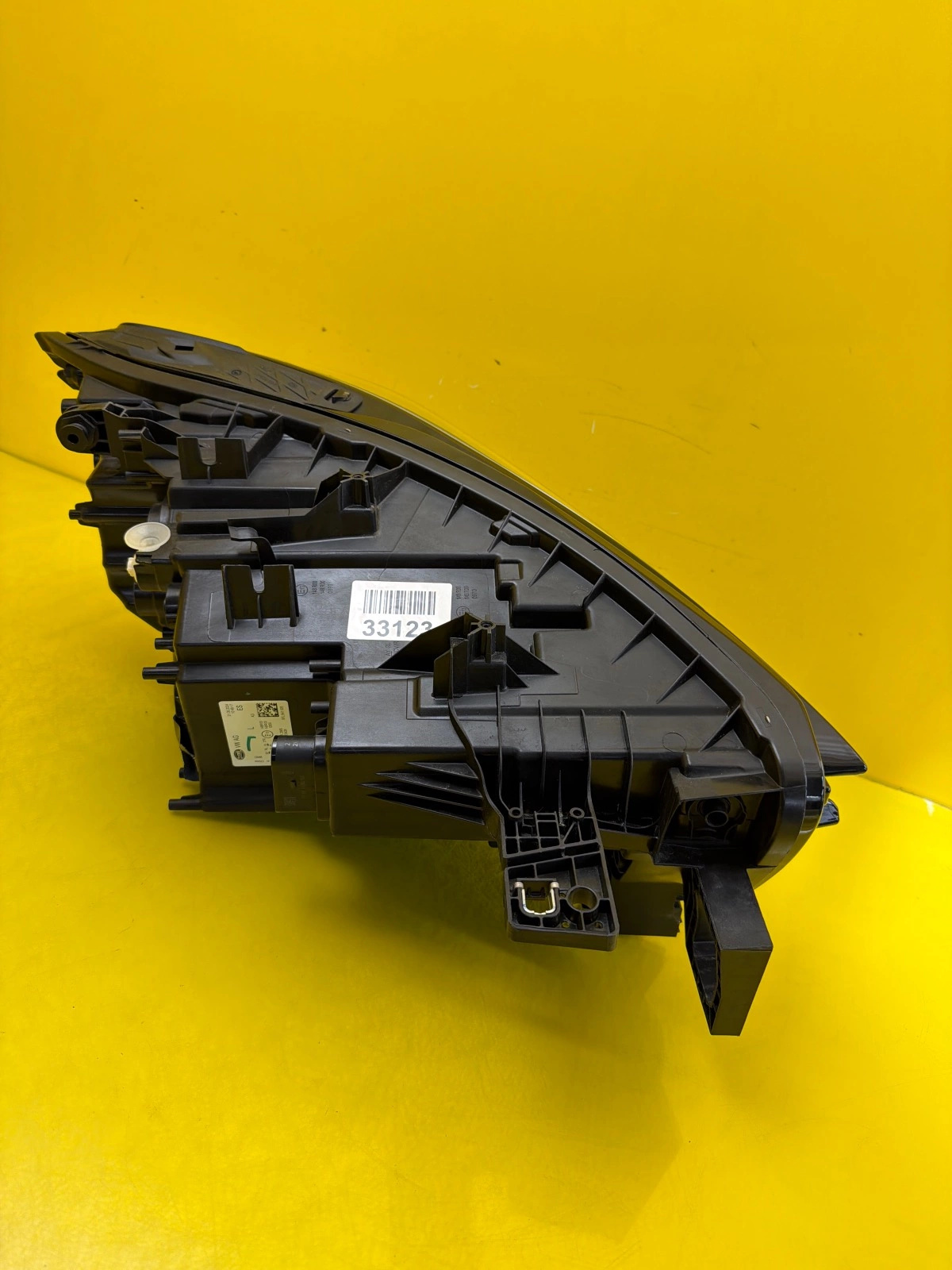 Far Seat Cupra Tavascan Full LED - Image 4