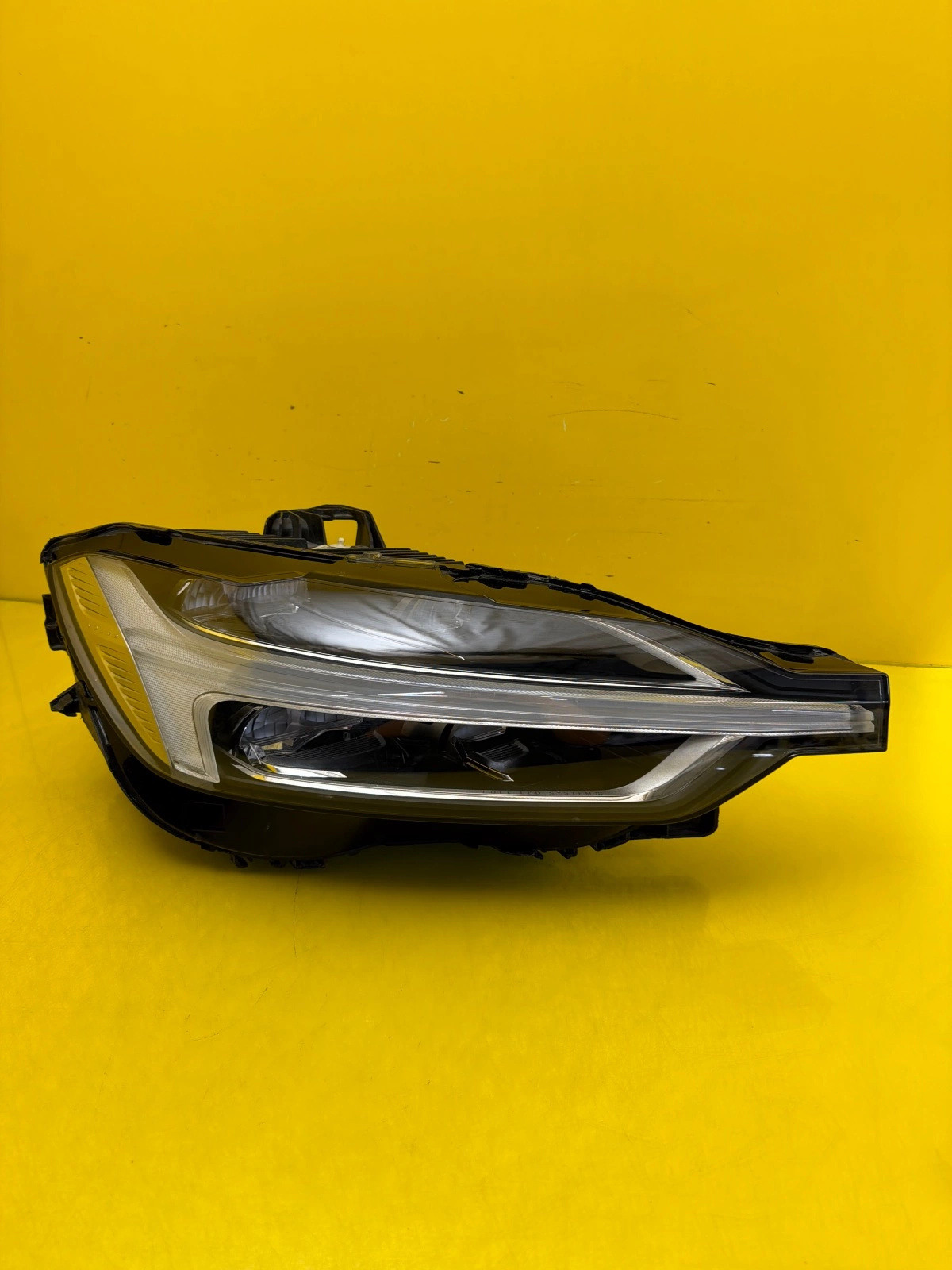Far Dreapta Volvo Xc60 II Mid LED