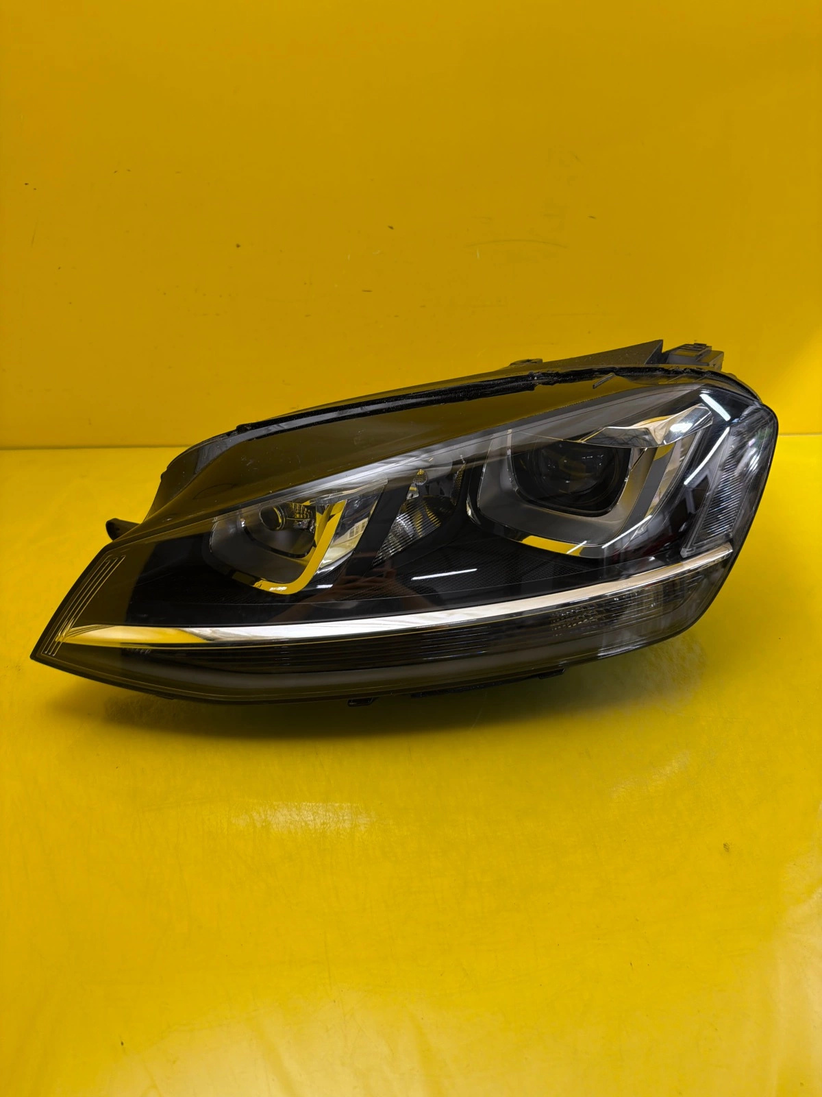 Far VW Golf VII Xenon