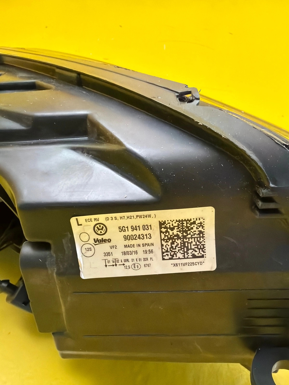 Far VW Golf VII Xenon - Image 3