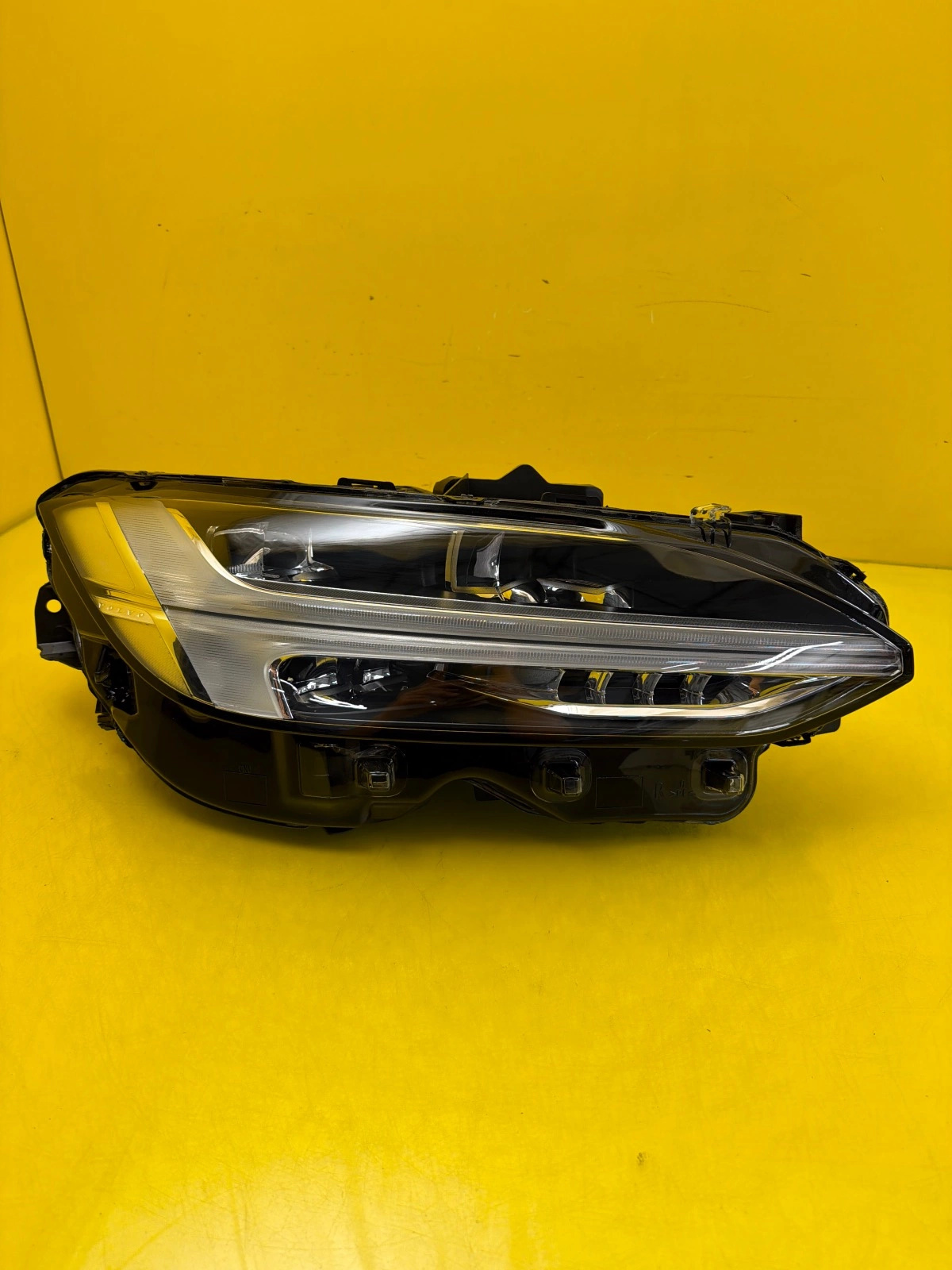 Far Dreapta Volvo V90 S90 II Mid LED