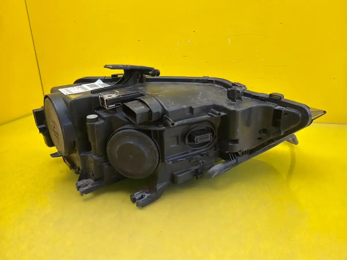Far Stanga Audi A4 B8 Lift Xenon