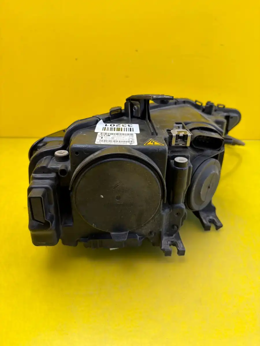 Far Stanga Audi A4 B8 Lift Xenon