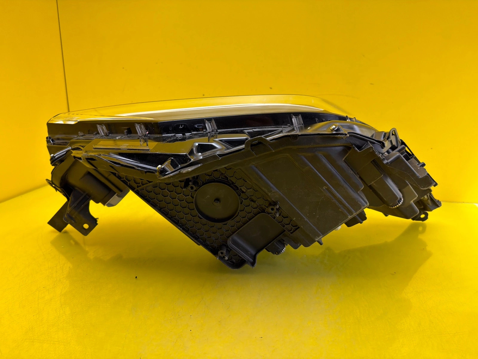 Far Toyota BZ4X Full LED - Image 5