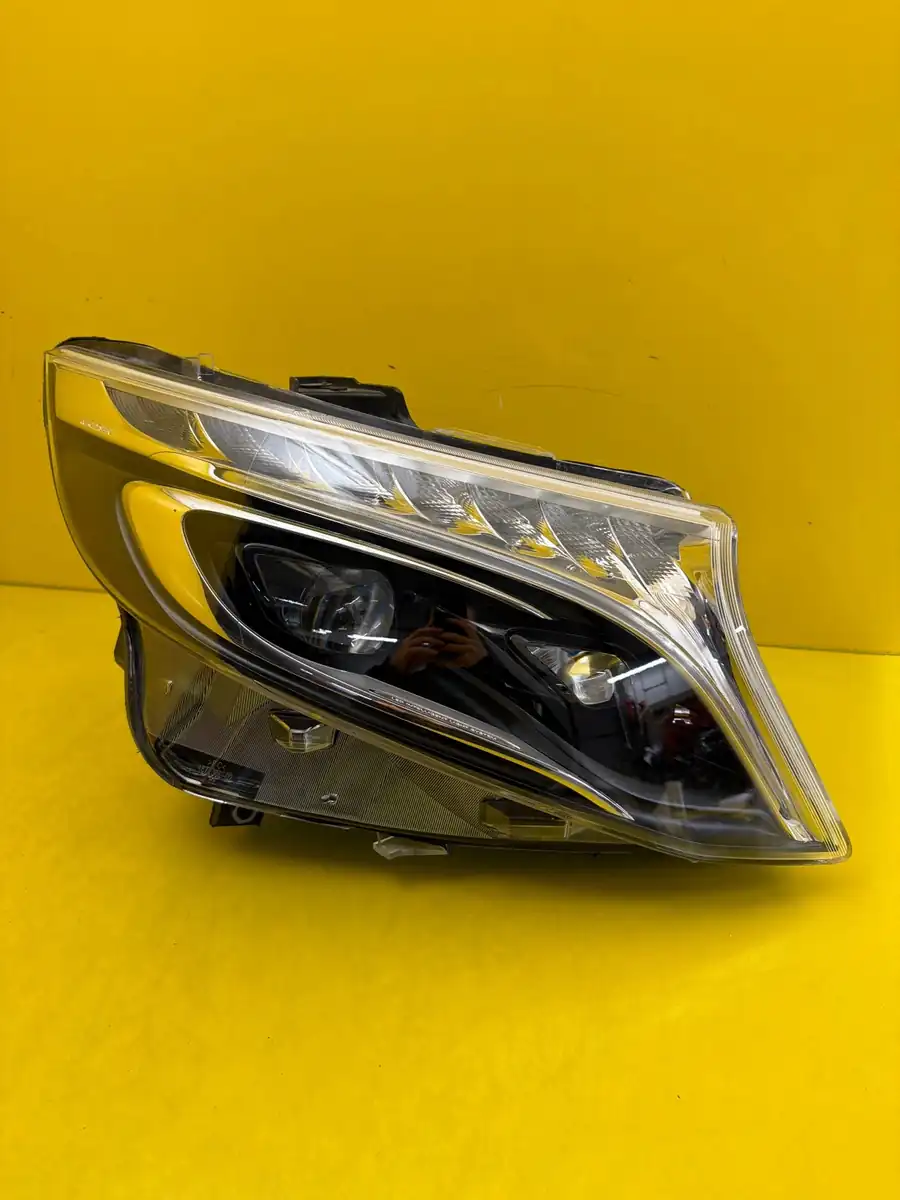 Far Dreapta Mercedes V-Klasa Vito W447 Lift Full LED