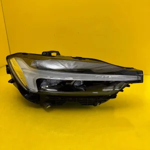 Far Dreapta Volvo XC60 II Lift Full LED