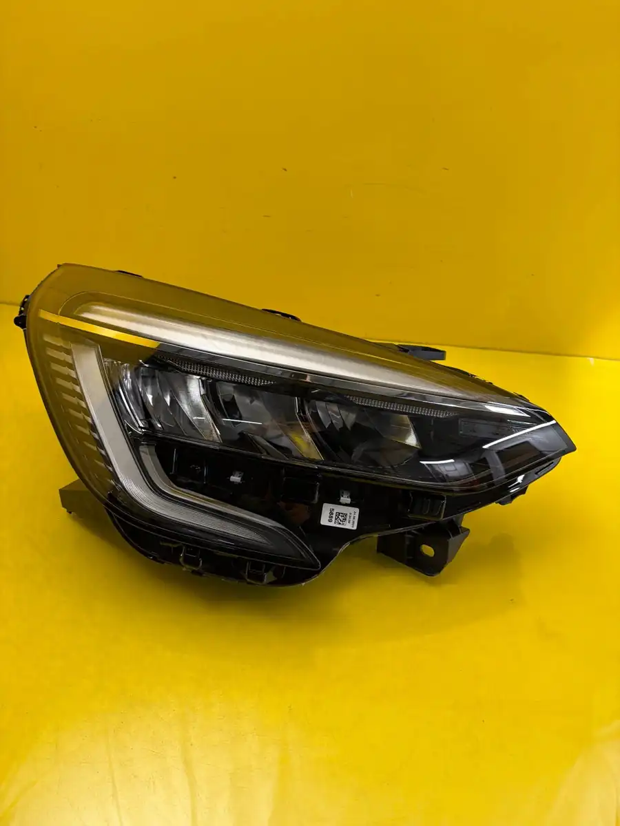 Far Dreapta Renault Clio V Full LED