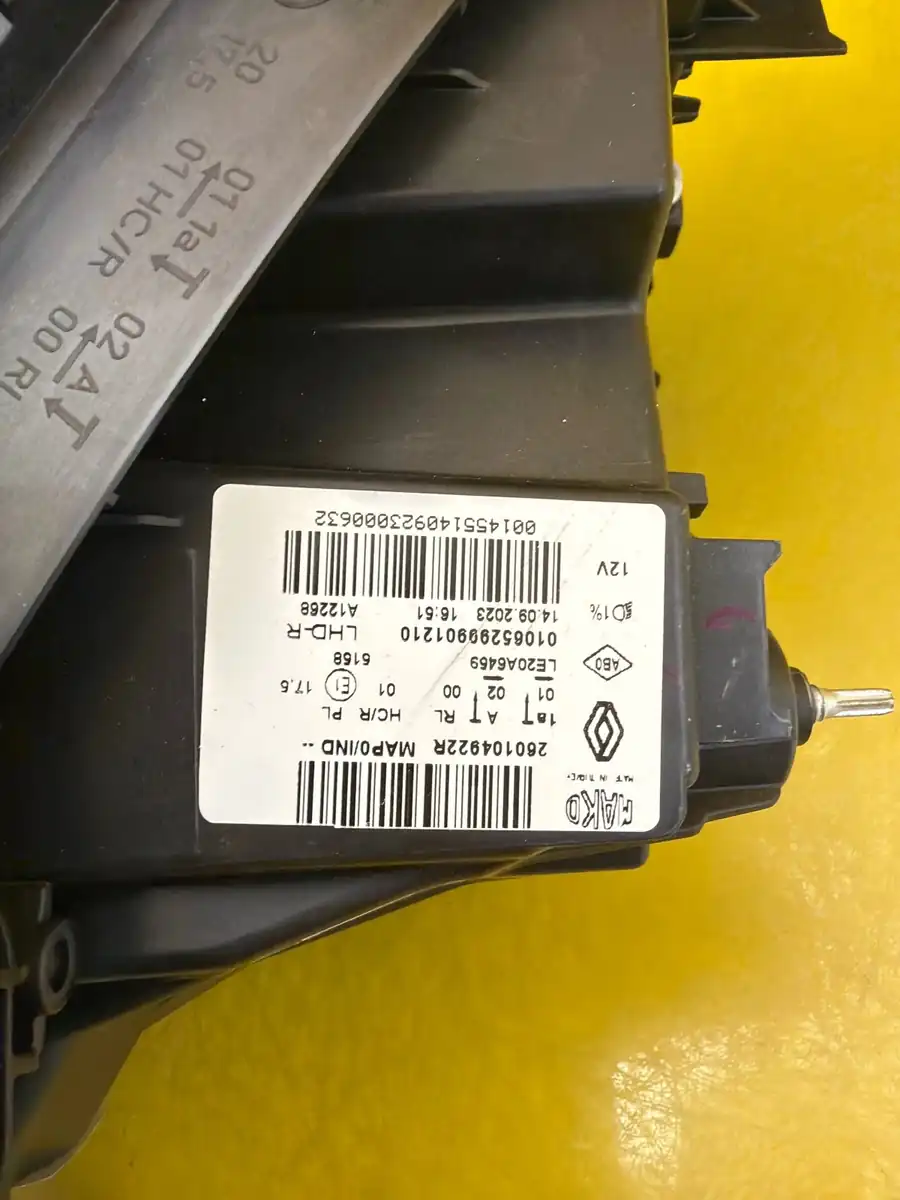 Far Dreapta Renault Clio V Full LED