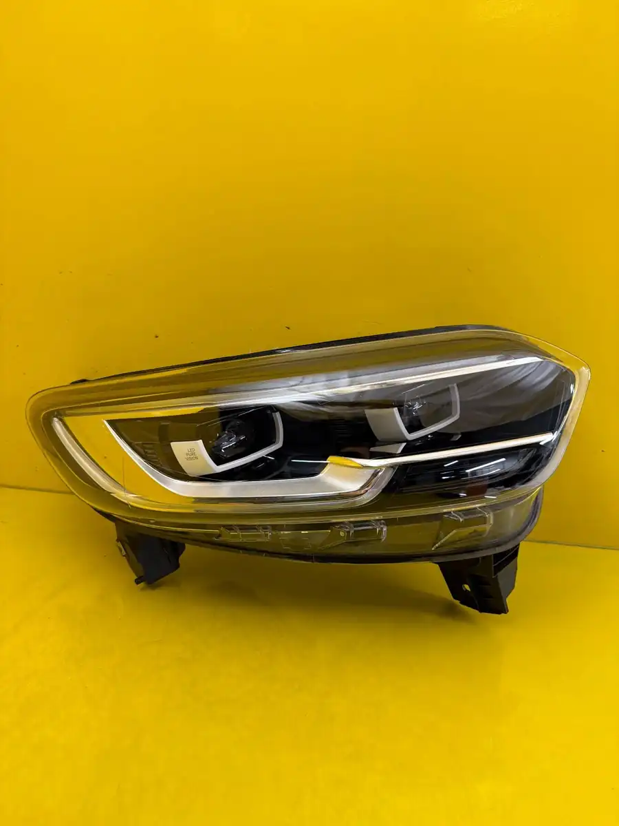 Far Dreapta Renault Kadjar Full LED
