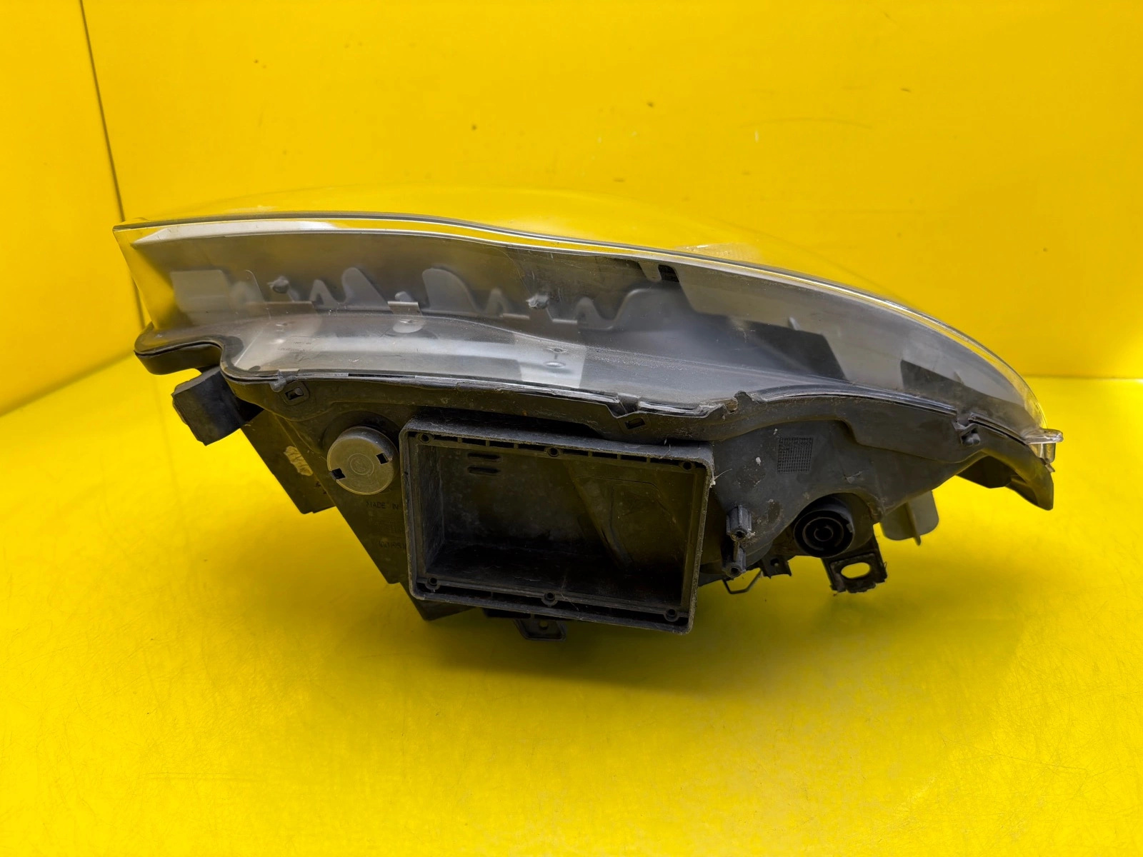 Far stânga BMW Seria 1 E81 OEM 6924487-13 - Image 4