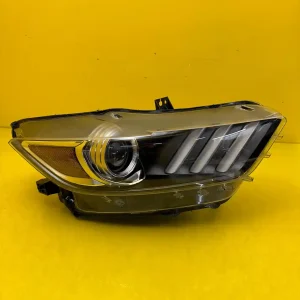 Far Dreapta Ford Mustang VI 15 Xenon