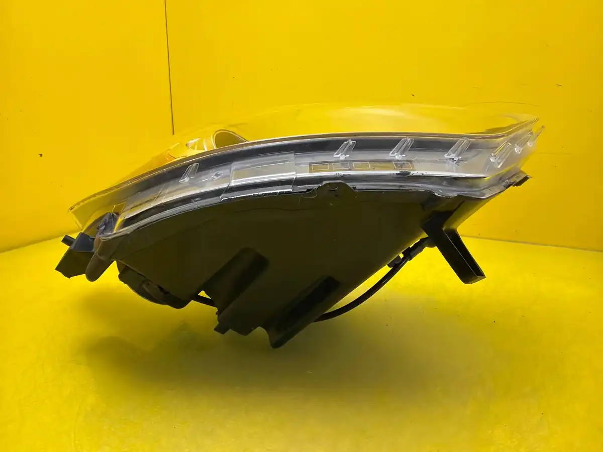 Far Dreapta Ford Mustang VI 15 Xenon