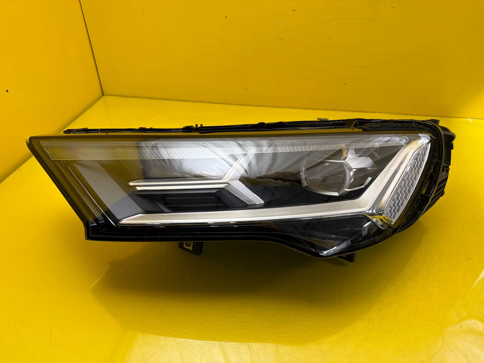 Far stânga Full LED Facelift OEM 33272