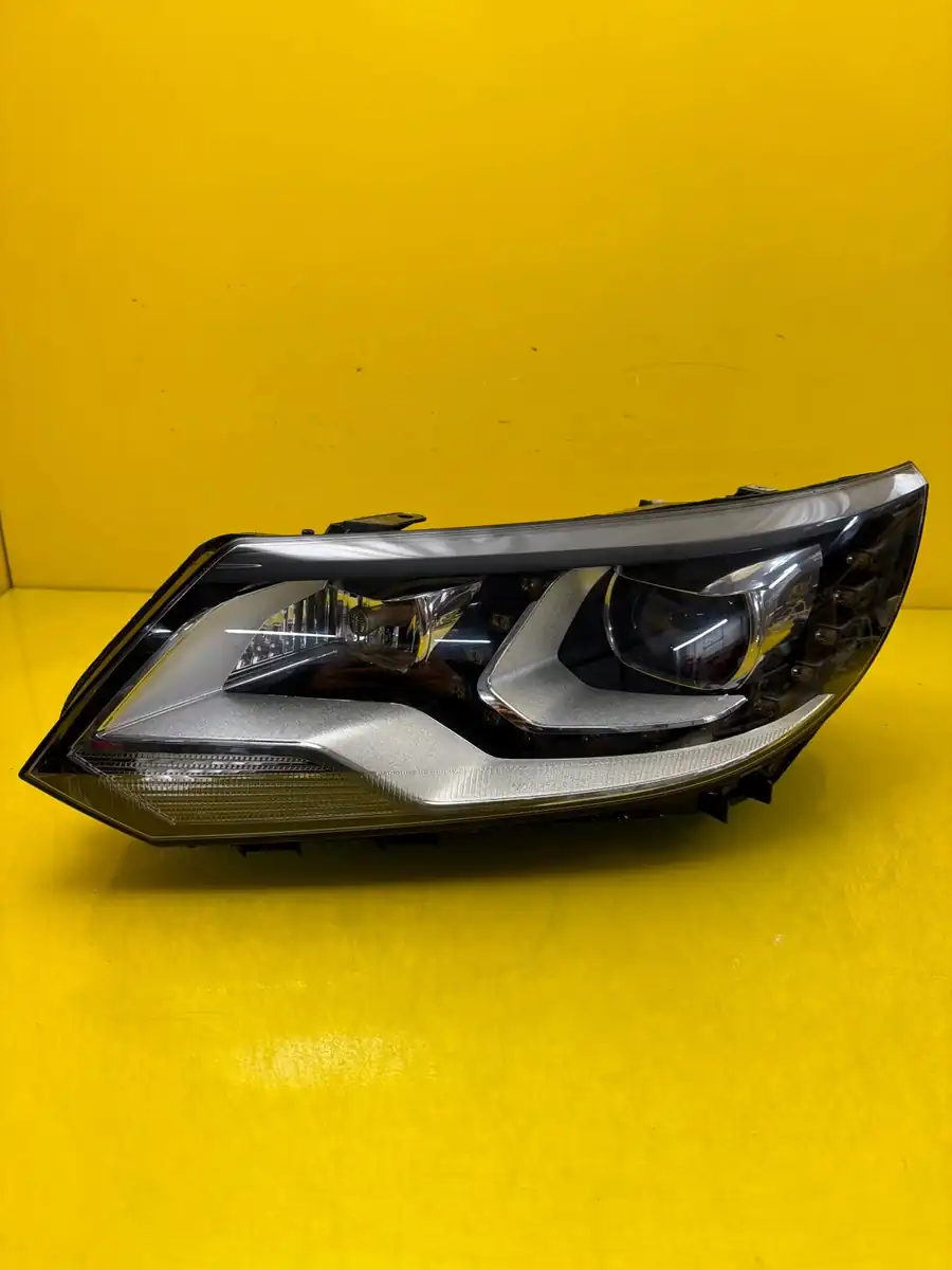 Far VW Tiguan 5N1 Lift Bixenon